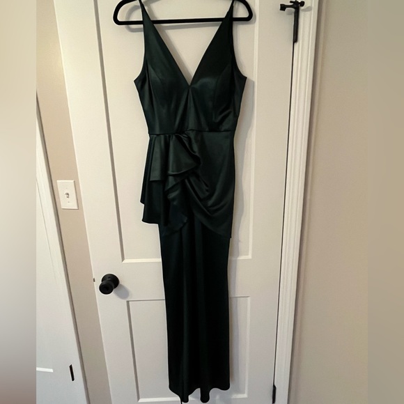 Elegant Hunter Green Long Dress - Picture 2 of 5